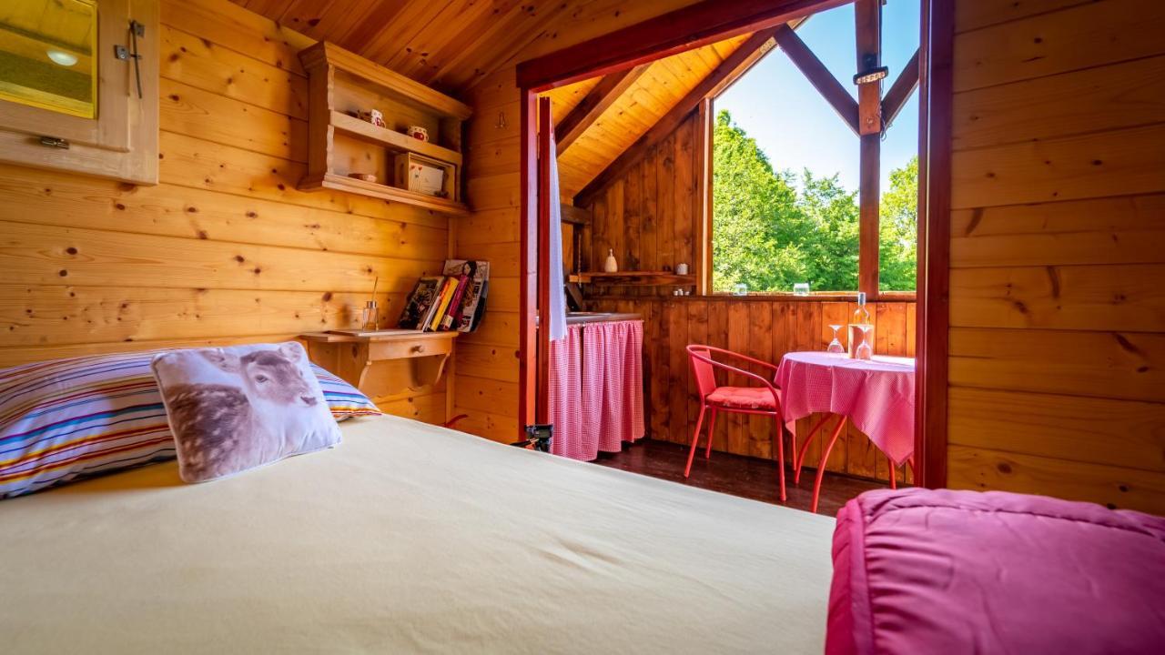 Robinzonski Turizam "Robin' S Hood" Skrad Kültér fotó